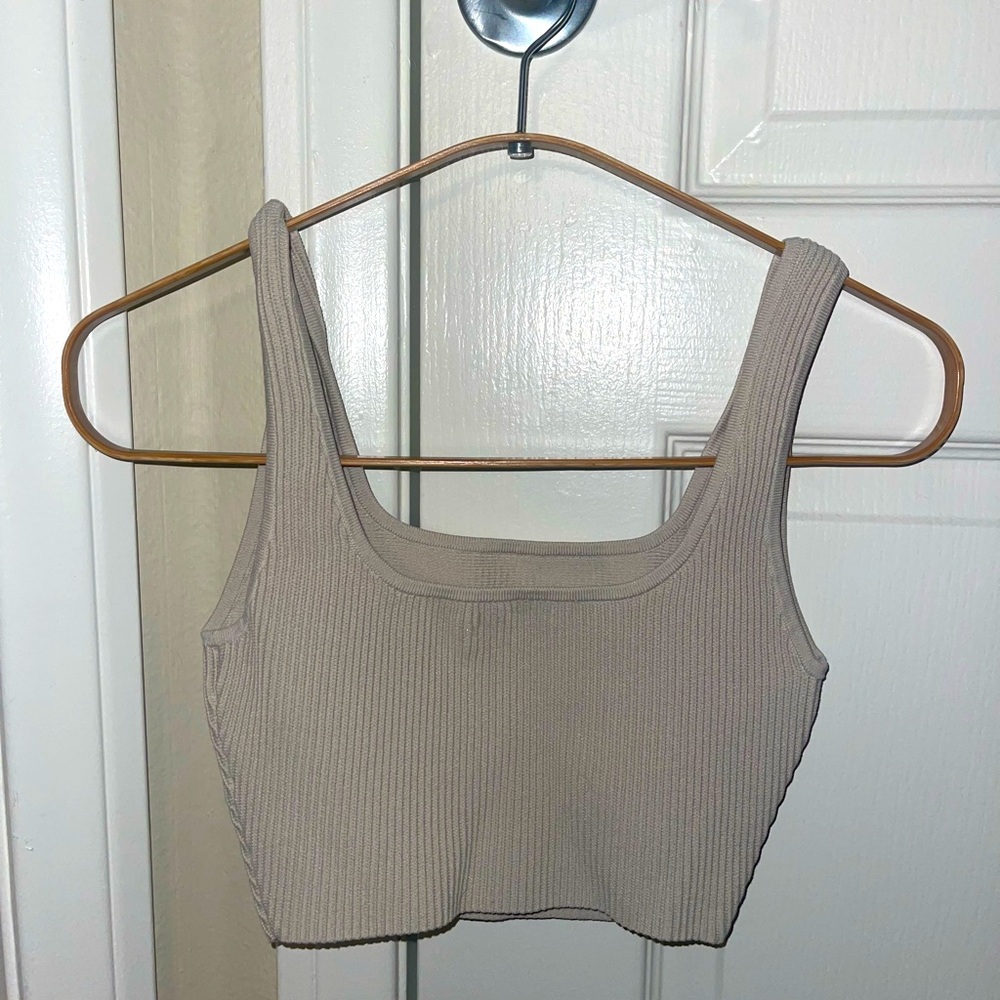 Aritzia Grey ribbed crop top